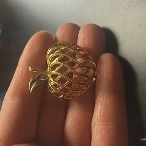 Apple Brooch, Gerry ,1950's.Perfect Vintage  Condition
